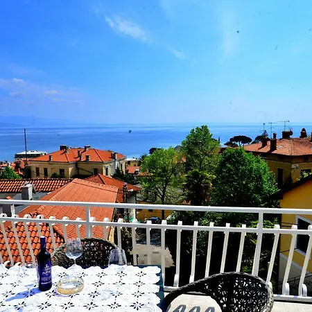 Bonbon Appartement Opatija Buitenkant foto