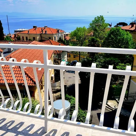 Bonbon Appartement Opatija Buitenkant foto