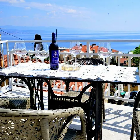 Bonbon Appartement Opatija Buitenkant foto